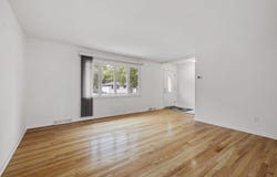8132 Kraay Avenue, Munster, IN 46321