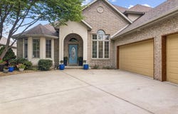 3353 E Fox Grape Street, Springfield, MO 65804