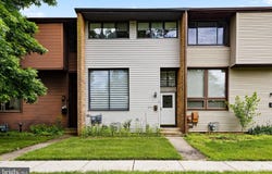 372 IRVINGTON PLACE, EAST WINDSOR, NJ 08520