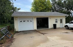 5705 S 16th Street, St Joseph, MO 64504