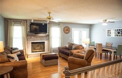 125 SE Ridgeview Drive, Lee's Summit, MO 64063