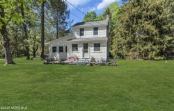 192 E Pleasant Grove Road, Jackson, NJ 08527