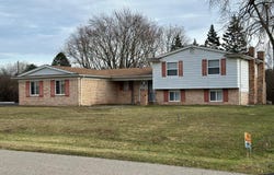 2665 Peterboro Road, West Bloomfield, MI 48323