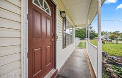 18 4th Avenue, Toms River, NJ 08757