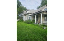 415 S Cherokee Street, Girard, KS 66743