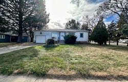 527 W 12th St, Goodland, KS 67735