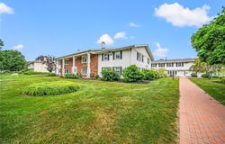 5 Meadowlawn Drive unit: 9, Mentor, OH 44060