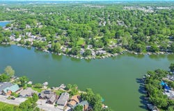 135 Dockside Circle, Lake Tapawingo, MO 64015