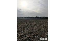 W CRUGER Road, Washington, IL 61571