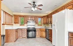 4310 NW 46th ST, Topeka, KS 66618