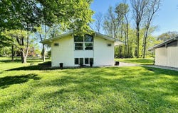3081 Woodridge Road, Shelbyville, IN 46176