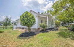 707 Medaris St, Clinton, TN 37716