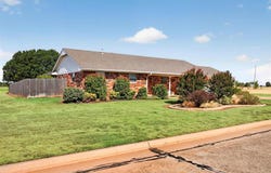 920 McDonald Terrace, Cordell, OK 73632