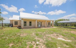 330 Hoof Beat Trail, Kerrville, TX 78028