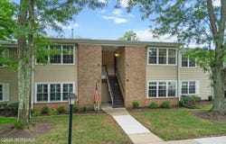 37 Honeysuckle Lane, Red Bank, NJ 07701