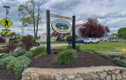 3 Lydon Ln, Halifax, MA 02338