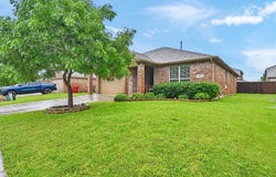 1512 Greenbrier Drive, Van Alstyne, TX 75495