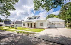 128 Heron Park Place, Ocean Springs, MS 39564