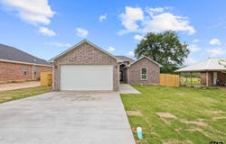 109 Baker Street, Mount Vernon, TX 75457
