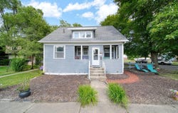 1717 Carl Breeding Way, Jackson, MI 49203