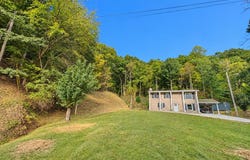 637 William Henry Dixon Blvd, Paintsville, KY 41240