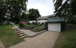 1256 Highway 36 W, Roseville, MN 55113