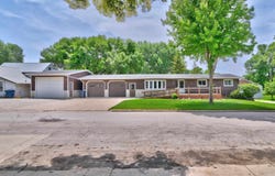 907 A Avenue, Armstrong, IA 50514