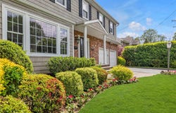 21 Chestnut Avenue, Glen Head, NY 11545