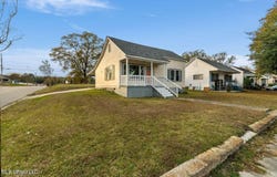 104 N 14th Avenue, Laurel, MS 39440