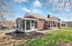 2987 Sycamore St., Lower Burrell, PA 15068