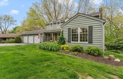635 Oakview Drive, Algonquin, IL 60102
