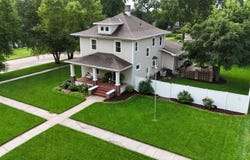 618 K Street, Aurora, NE 68818