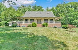 5145 Bradshaw Rd, Salem, VA 24153