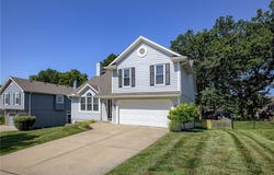 8534 N FLORA Avenue, Kansas City, MO 64155