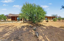 685 S HOLMES Road, Apache Junction, AZ 85119