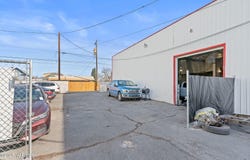 609 S 1st St, Yakima, WA 98901