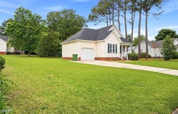 804 S Phillips Pointe Drive, Fuquay Varina, NC 27526
