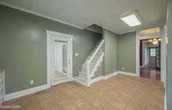 300 S Delaware, Columbus, KS 66725