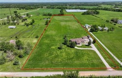 21854  S Floyd Moore  RD, Gentry, AR 72734