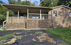 65 Kenneth Lane, Baxter, KY 40806