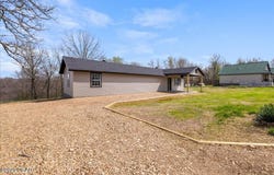 1554 Coopers Road, Pineville, MO 64856