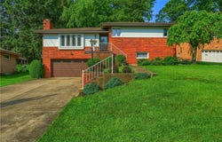 110 Wiltshire Drive, St Clair, PA 15241