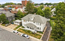 1415 Clifton Place, Lakewood, OH 44107