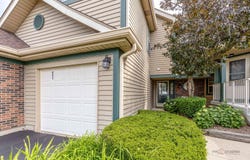 951 Ridgefield Lane, Wheeling, IL 60090