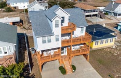 206 E Palmetto Street, Kill Devil Hills, NC 27948