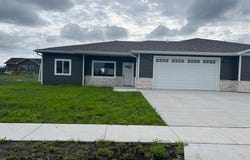 909 S Willet Street, Aberdeen, SD 57401
