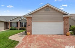 4310 Castle Pines Drive, Springfield, IL 62711