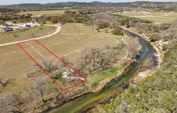 865 Bingham LN, New Braunfels, TX 78132