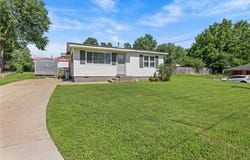 142  N Maple  ST, Cave Springs, AR 72718