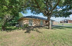 607 S Magnolia Street, Aubrey, TX 76227